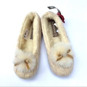 Girls French Wool Slippers with pom pom 🐑🐑 NWB